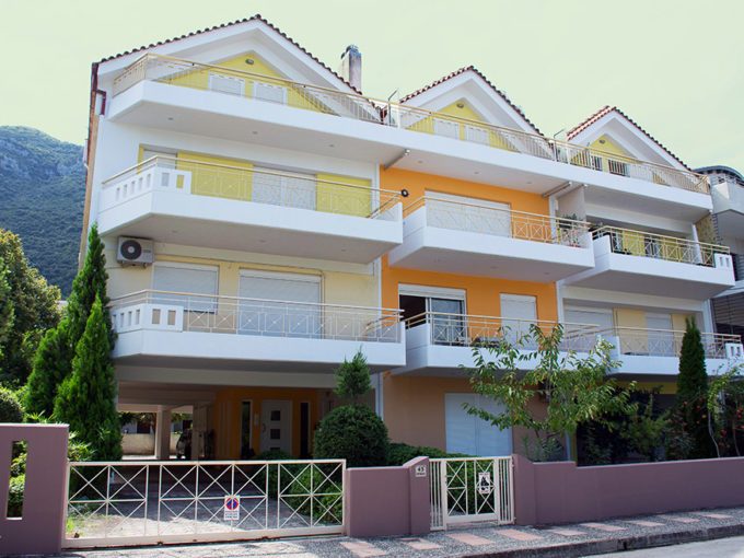 kamena vourla village